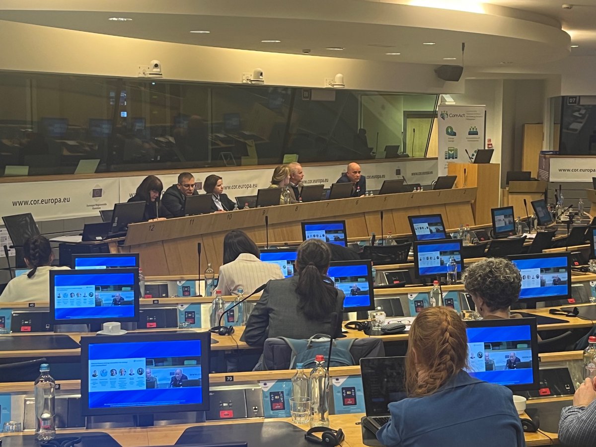 Last panel of the day: “How to finance energy renovation for energy poor communities? 

➡️Communication to build trust is 🔑
➡️continuity & sustainability for long term financing instruments
➡️Combination of different funding schemes is essential to reach energy poor communities