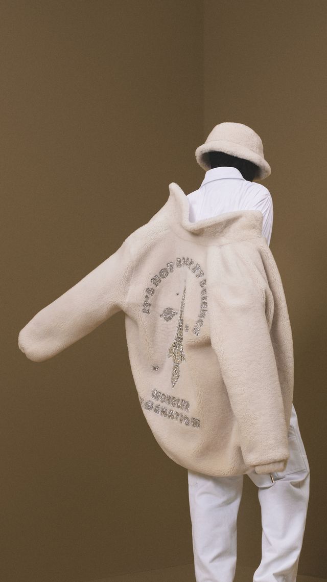 JAY_Z_Daily's tweet image. First Look: Moncler's new Roc Nation collab, designed by Jay-Z
