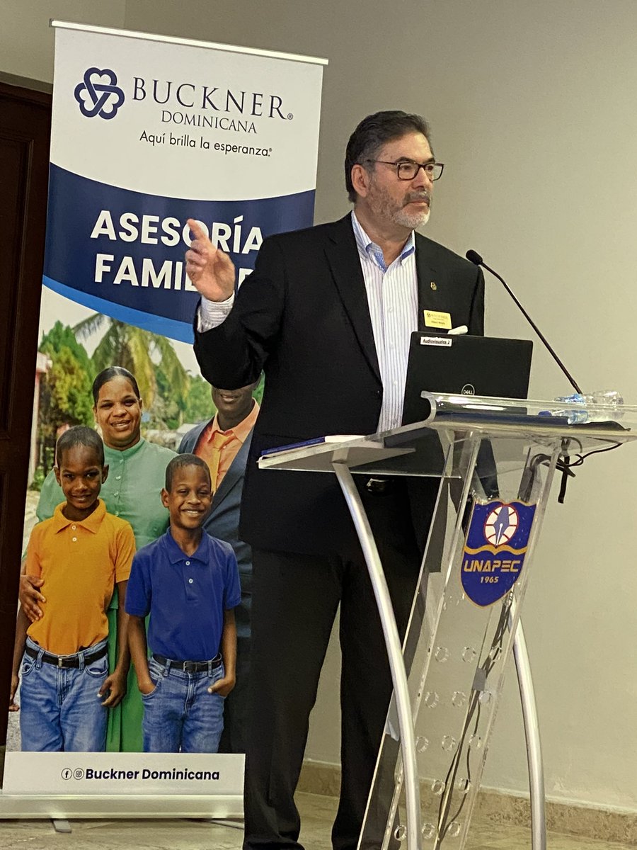 buckner_intl's tweet photo. President and CEO Dr. Albert L. Reyes speaks to a group of pastors and faith leaders in Santo Domingo, Dominican Republic. #BucknerDominicana is one of our 6 international NGOs serving children and families. Visit https://t.co/s4kQW9NlDs to learn more. https://t.co/yuQvKxyPud