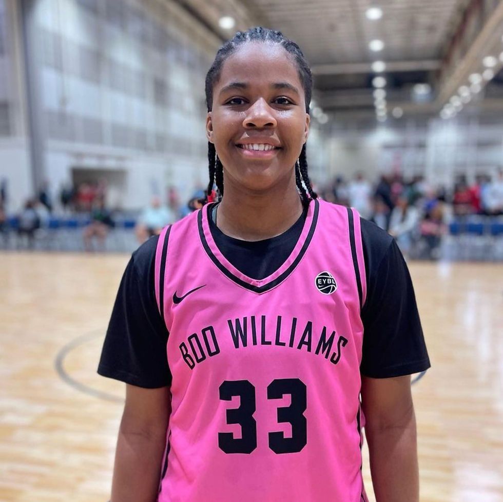 PerformanceStat's tweet photo. 🌟4. @MiaWoolfolk — @BooWilliamsAAU. Consistency is key! With 1.3 BPG, Woolfolk was a defensive rock for her team in the 2023 @NikeGirlsEYBL. #EYBL2024 #Road2Chi @ForbesJefferson 
🔗 https://t.co/8WmPN2nrG4 https://t.co/UBq9mdFNf5