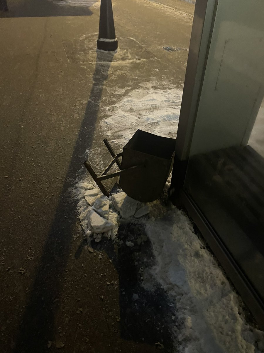 Чего сидишь один, чувак