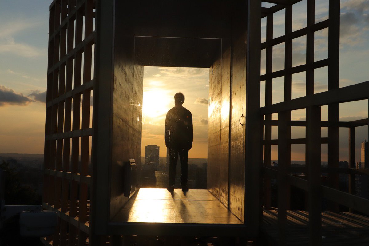 joelbruneau's tweet image. Le 21 mars, nous lancerons le compte à rebours du Millénaire de #Caen en donnant à tous les Caennais l’opportunité de participer aux veilleurs. Pendant 365 jours, un abri installé sur les remparts du château vous offrira un moment de calme, au cœur de la ville. 

[1/3]⬇️