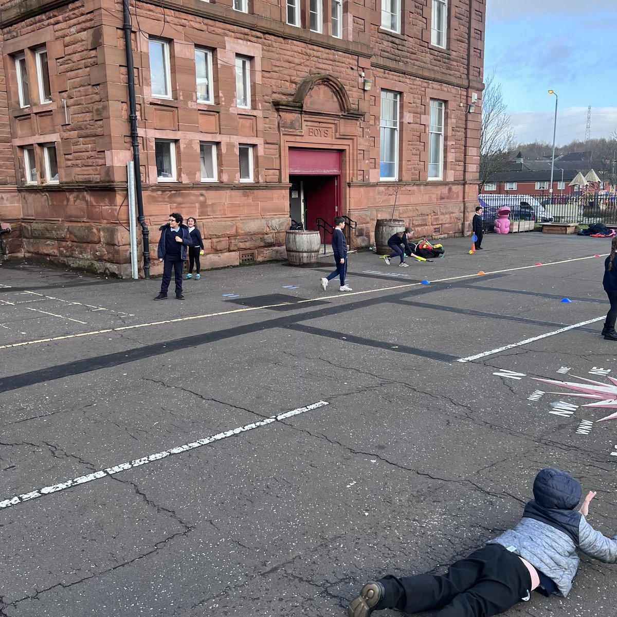 #ActivePlay in all weathers 🌈🌦️great couple of sessions this afternoon @DunardPSandNC  all kids enjoying the Scottish weather 🐝🐝@ActifyAPT @Actify @InspiringSland @PaulineFARE1