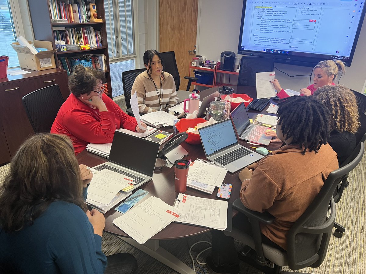 Analyzing student work at PLC creates equity, makes data driven instructional moves & ensures teacher collaboration. Way to go Team 3️⃣‼️ #thepowerofPLC #LIFTmec @ltgoodnews @MaryCastleElem