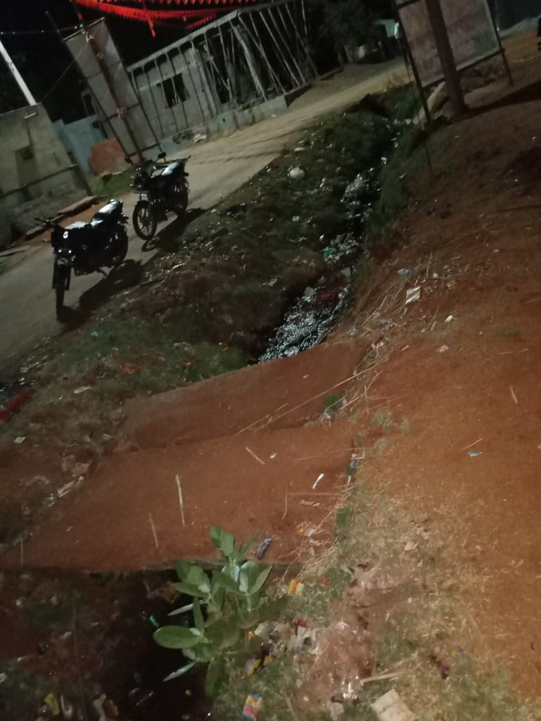 Pradeep40118358's tweet photo. @osd_cmkarnataka @CMofKarnataka @siddaramaiah @DKShivakumar @PriyankKharge ಇದು ನಮ್ಮ ಗ್ರಾಮದಲ್ಲಿ ಇರುವ ಇಂದಿನ ಪರಿಸ್ಥಿತಿ ಯಾವುದೇ ಅಭಿವೃದ್ಧಿ ಕಾಣದ ನಮ್ಮ ಗ್ರಾಮ... ಅಭಿವೃದ್ಧಿ ಅನ್ನುವುದೇ ಮರೀಚಿಕೆಯಾಗಿದೆ ಚಿತ್ರದುರ್ಗ ಜಿಲ್ಲೆಯ ಚಳ್ಳಕೆರೆ ತಾಲ್ಲೂಕಿನ ಜುಂಜರಗುಂಟೆ ಗ್ರಾಮದಲ್��ಿ... ನಮ್ಮ ಗ್ರಾಮದ ಮುಖ್ಯ ಬೀದಿಯಲ್ಲಿ . https://t.co/iItL7cnF65