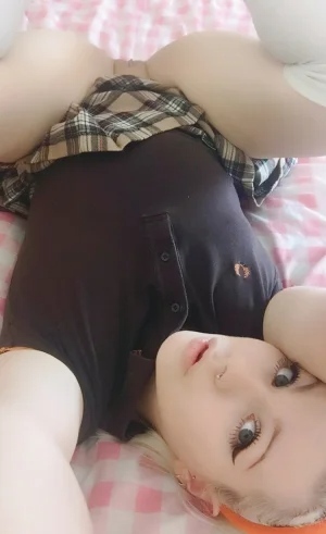 AdultWaterCool's tweet photo. She's so flexible don't you think😊?

#ExplorePage https://t.co/CV9Ac1vqiR