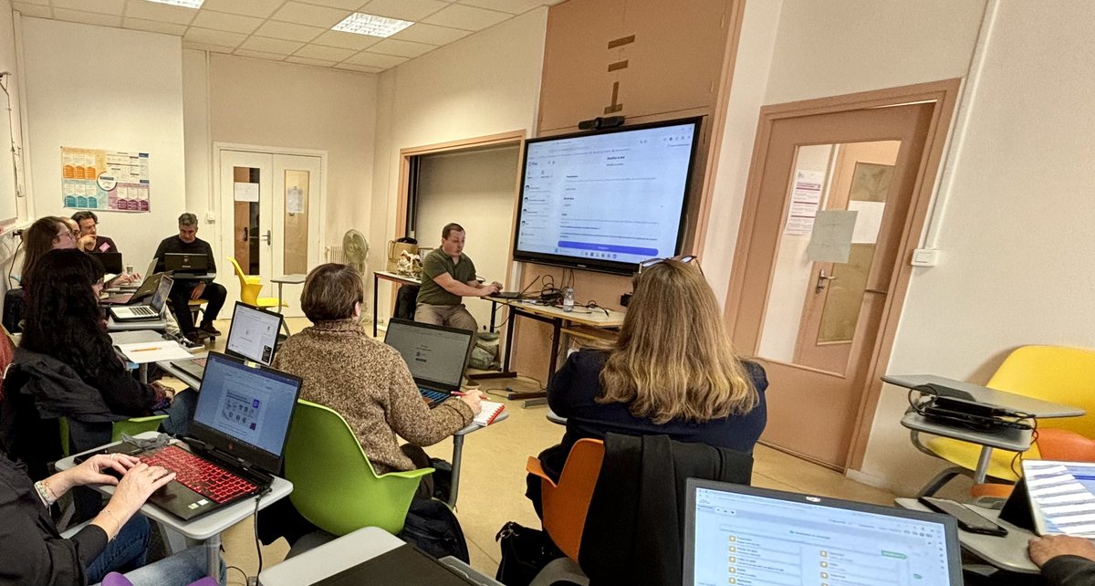 DaneTlse's tweet photo. [🔴] Temps fort de la Semaine des pédagogies actives dans l’@actoulouse : 👥🗣️ Ateliers et Conférence sur l’IA en éducation. Merci aux formateurs ! 👉 La suite du programme : https://t.co/YEFXLlT4ru @cardie_tlse @reseau_canope @Inspe_Toulouse #IntelligenceArtificielle https://t.co/owAcKiyixG