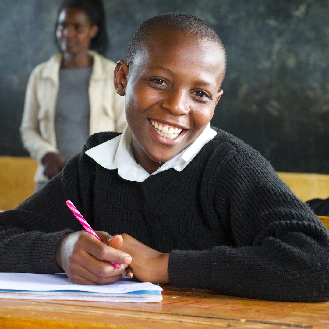 Happy #InternationalDayofEducation!📚🎉 When our partner communities gain access to #cleanwater, children no longer travel miles for their families and are now engaged in the #classroom to further their education journey. 

Tap the link in our bio to donate!😊

📷: Joseph Mbagia