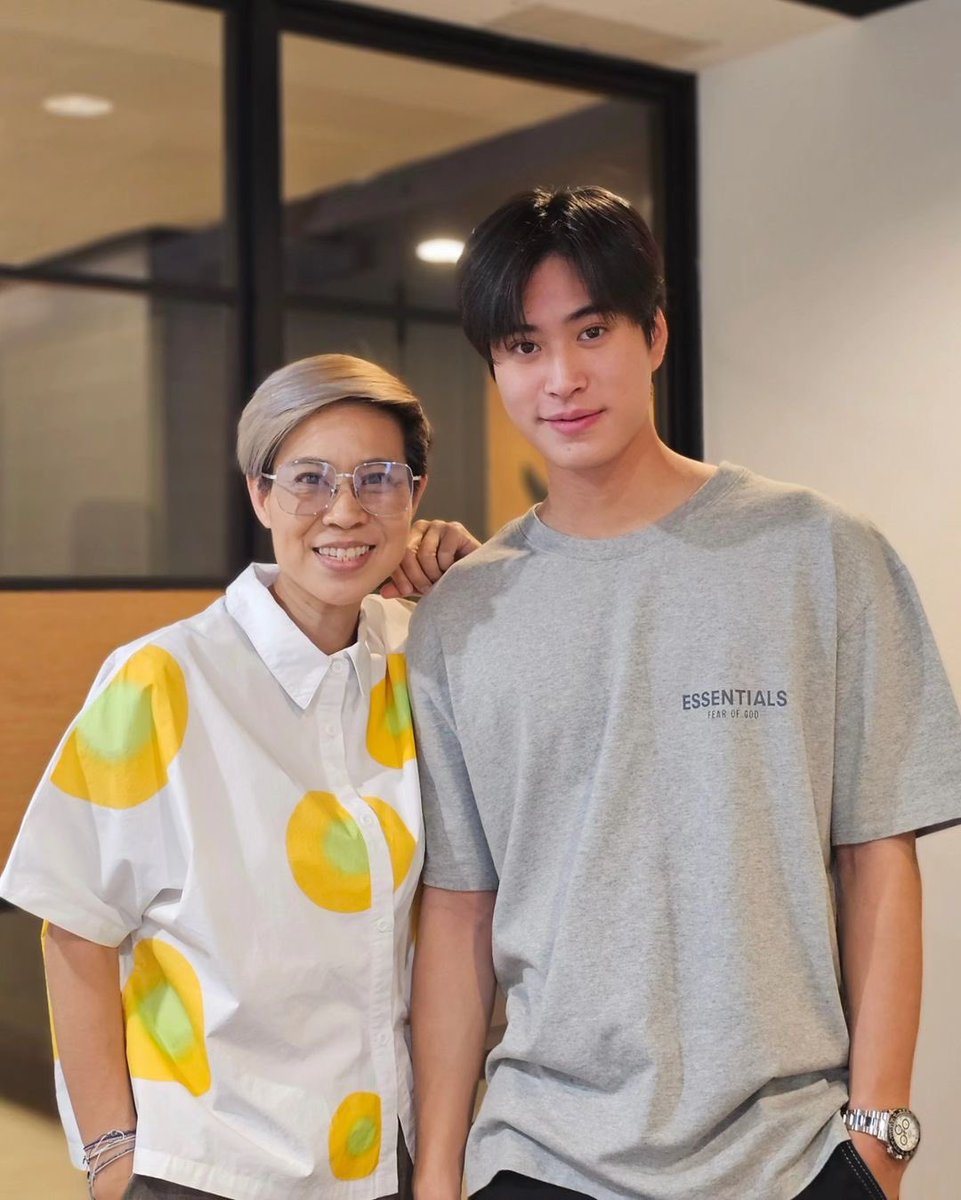 GeminiHome_TH's tweet image. IG: maekwankao 

#PARODONTAXxGEMINI
#ลดกลิ่นปาก #ยาสีฟัน #ฟันเเข็งเเรง 
#พาโรดอนแทกซ์ 
#Gemini_NT #เจมีไนน์ 

~ อ่ะ ๆๆ มาอวยยศความอึดของคุณเค้าหน่อย งานพรีเซ็นเตอร์ตัวที่ 2 ที่ได้เจอกันละนะ 😝 จากคิวงานที่แน่นตรึ้บแบบข้ามปี และมีคิวถ่ายทั้งหนังและภาพนิ่งพร้อมกันในวันเดียว