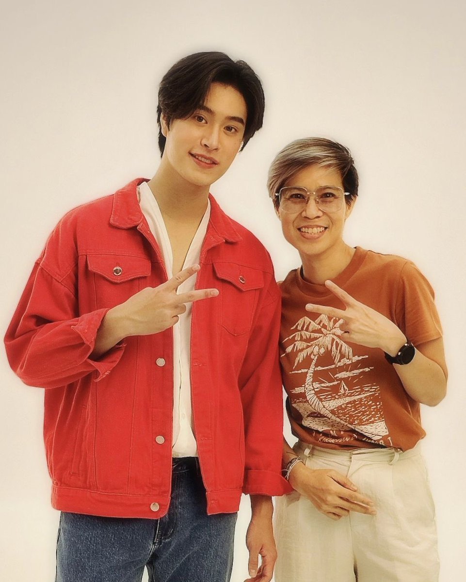 GeminiHome_TH's tweet image. IG: maekwankao 

#PARODONTAXxGEMINI
#ลดกลิ่นปาก #ยาสีฟัน #ฟันเเข็งเเรง 
#พาโรดอนแทกซ์ 
#Gemini_NT #เจมีไนน์ 

~ อ่ะ ๆๆ มาอวยยศความอึดของคุณเค้าหน่อย งานพรีเซ็นเตอร์ตัวที่ 2 ที่ได้เจอกันละนะ 😝 จากคิวงานที่แน่นตรึ้บแบบข้ามปี และมีคิวถ่ายทั้งหนังและภาพนิ่งพร้อมกันในวันเดียว