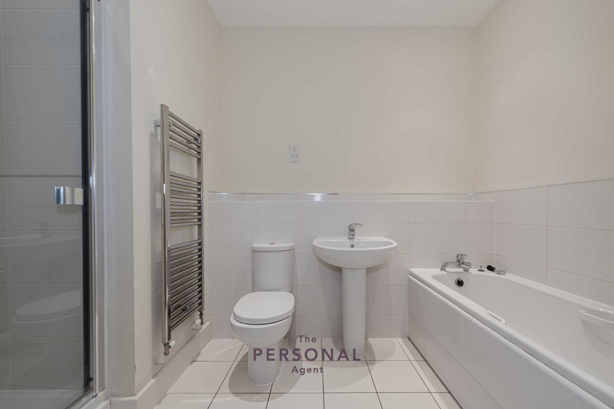Our *LETTING OF THE WEEK*
Chelsea Court, Epsom, £1,700 pcm
1 bed apartment available

**PROFESSIONAL PARADISE** Chelsea Court is an exclusive development of luxury apartments in the very heart of Epsom... thepersonalagent.co.uk/.../chelsea-co…...

#lettings #epsom #apartment #thepersonalagent