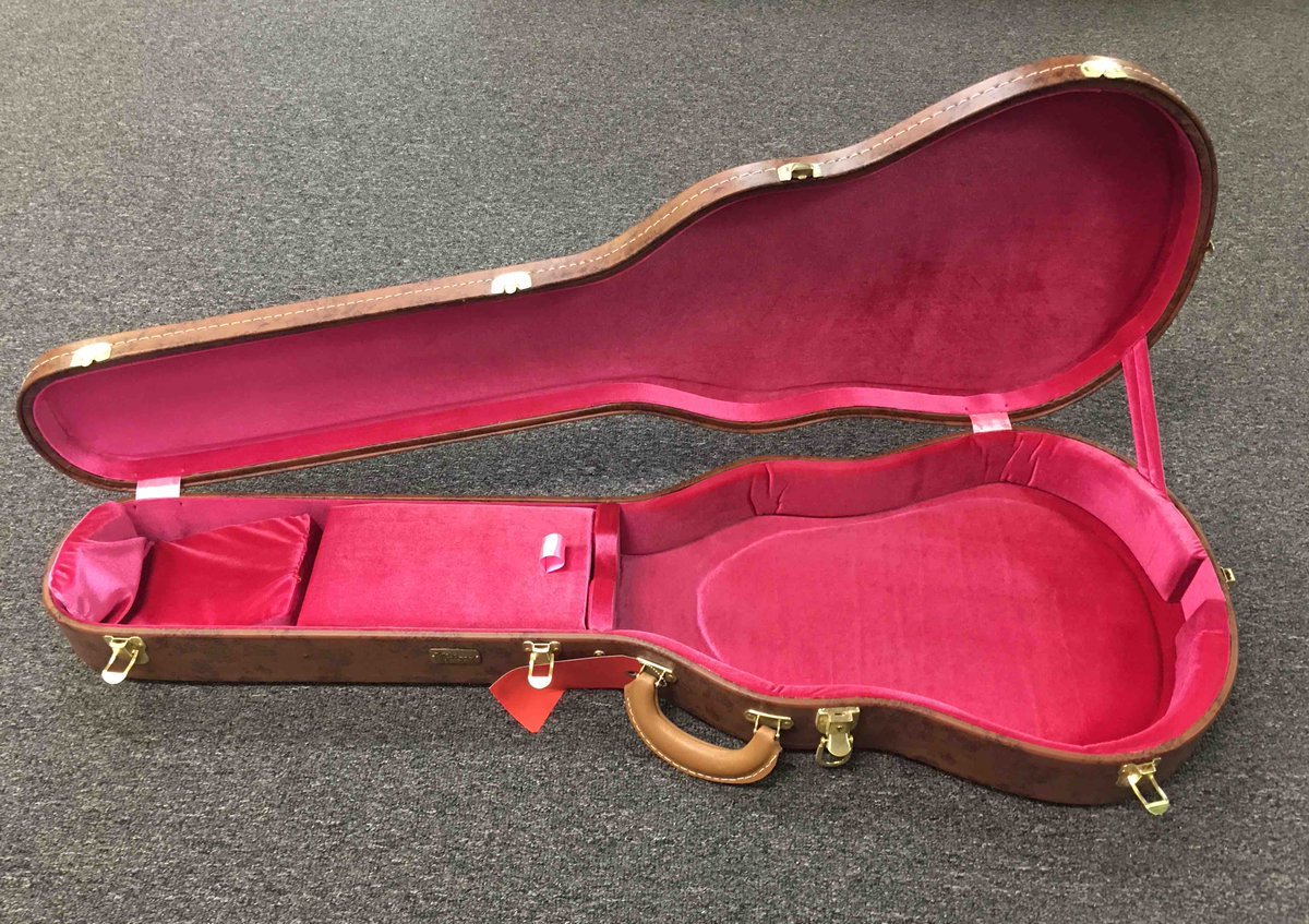 Check out this newest arrival at West Chester!  It’s a Gibson 5 latch historic LP case🤩🎸✨