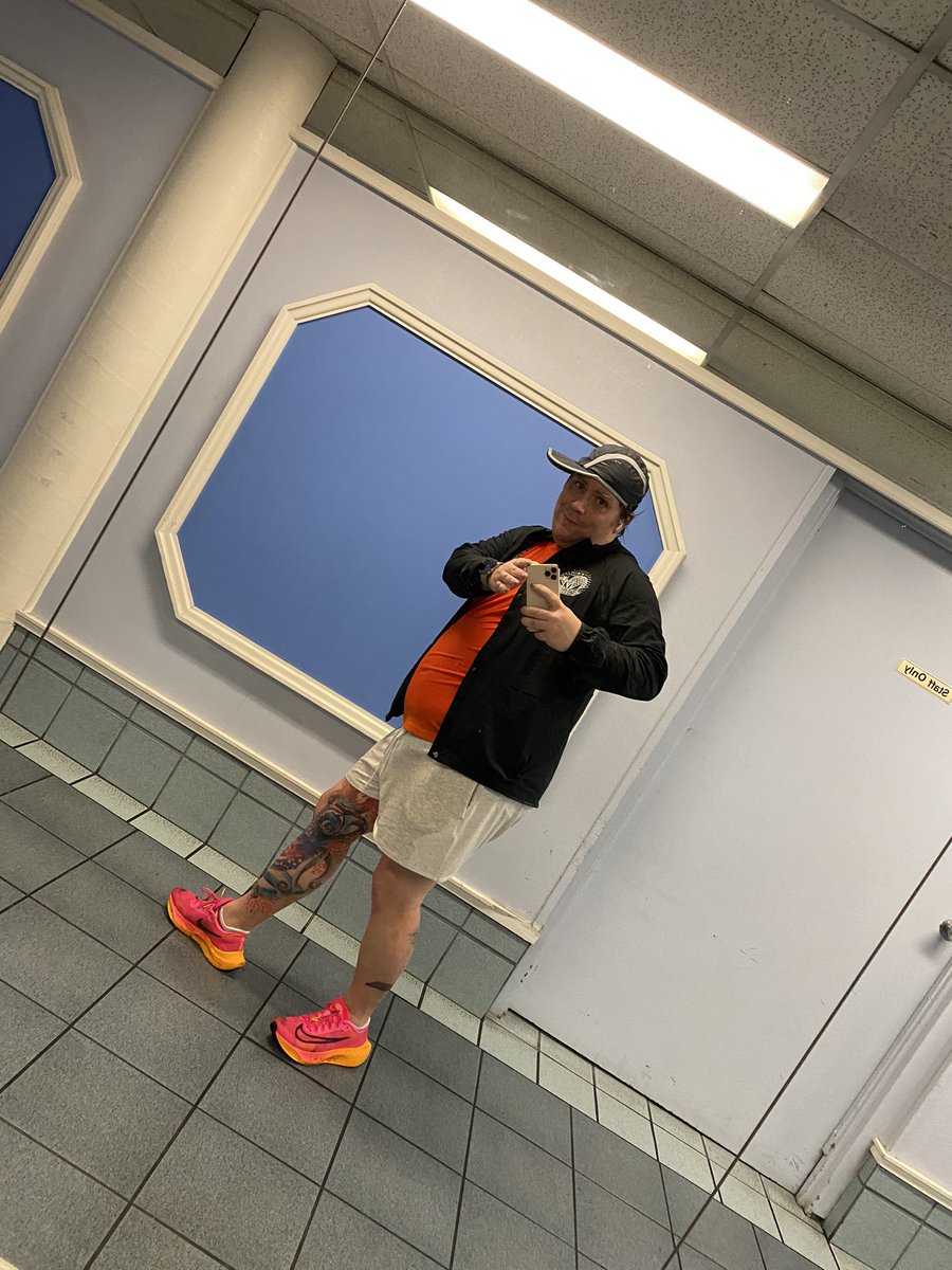 DavidNelson333's tweet photo. Obligatory post run selfie https://t.co/YJSVsN6i5A