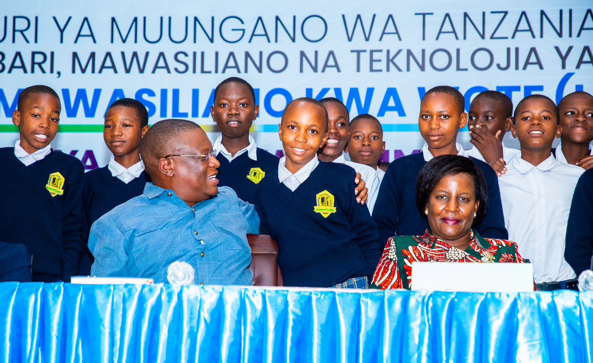 wizaramth's tweet photo. Habari Picha
Matukio katika picha wakati wa uzinduzi wa kampeni ya elimu kwa umma kuhusu utekelezaji wa ujenzi wa mradi wa minara 758 ya mawasiliano vijijini katika ukumbi wa mikutano wa Jiji, Dodoma leo Januari 24, 2024.
#WHMTH #MawasilianoNchiNzima #TzyaKidijitali https://t.co/bPC6eG6Jir
