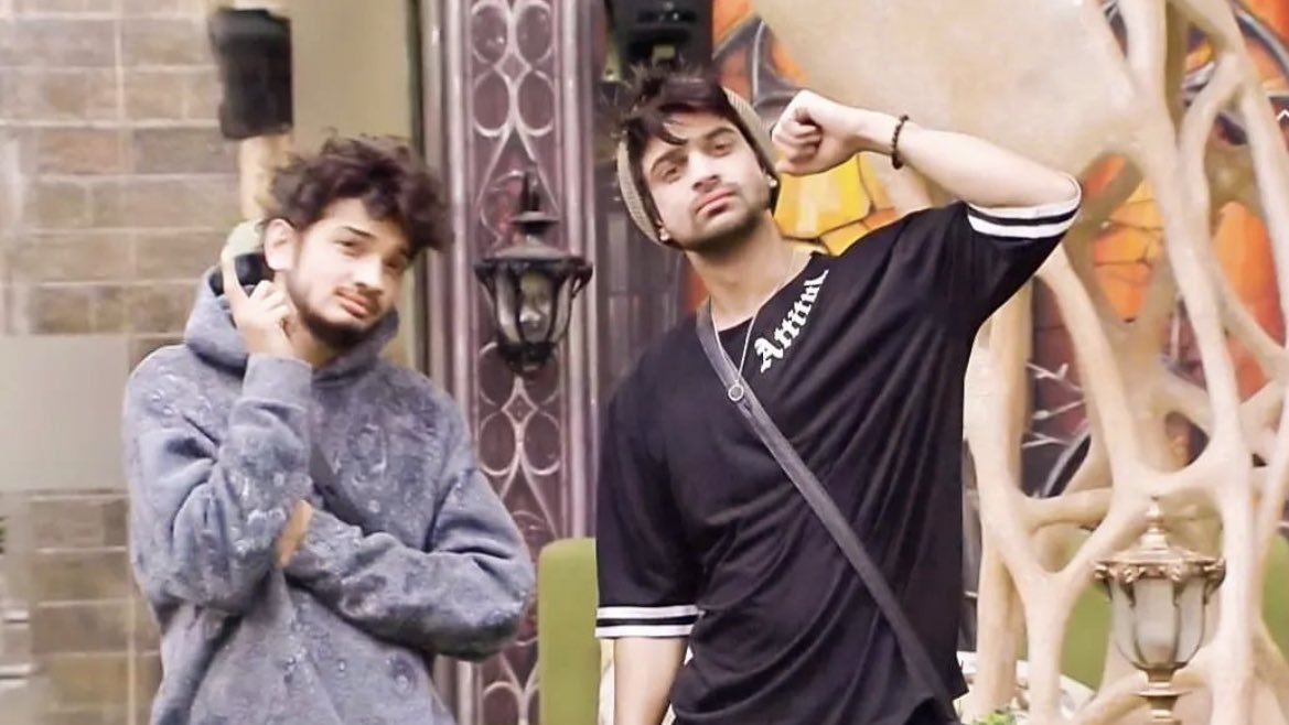 AHMADRASHAD51's tweet photo. All the best boys #MunawarFaruqui &amp; #AbhishekKumar 
My top 2 from beginning and who ever won between them I will be more than happy.
Rest of the finalists are non deserving... There were many good players like #VickyBhaiya #Khanzadi #Samarth and even chugli👑 #IshaMalviya https://t.co/QYlRRf8Wl4