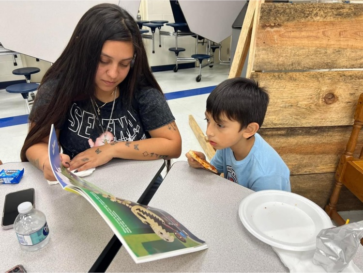 It was a terrific Tuesday at Wauchula Elementary celebrating Celebrate Literacy Week with a family literacy event. Students shared their favorite books, families had dinner, and learned about opportunities available through New Worlds Reading! #newworldsreading #loveofreading