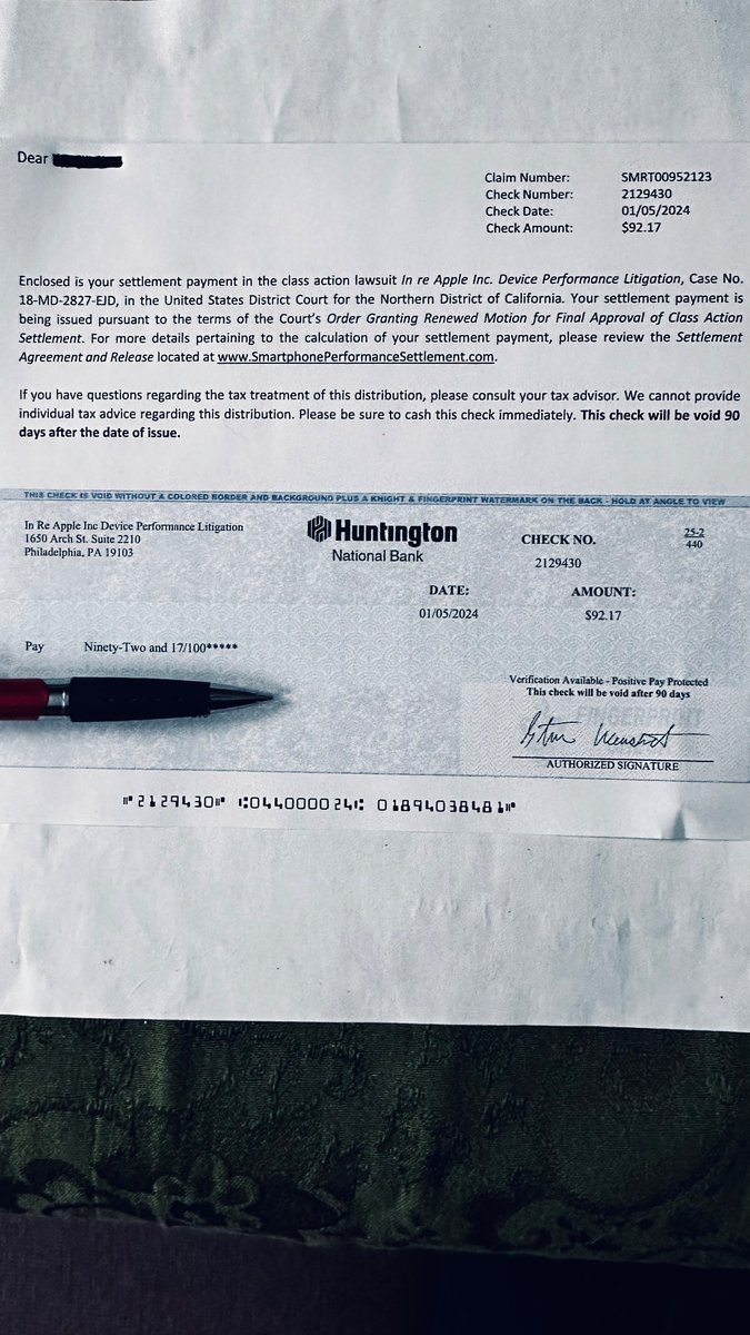收到苹果公司的支票，早就忘记了是什么官司，查了才想起那是2020年的iPhone集体诉讼案，那时我还在使用iPhone 7  plus，在诉讼案上签了名。4年过去了，苹果公司提出和解，我也分到了92美元，这个案子仅适用美国用户。
