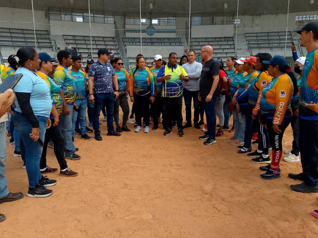 En nombre del pueblo de Bolívar reconozco el grandioso esfuerzo que realiza el Pdte @NicolasMaduro y el Gobernador @amarcanopsuv a través de @Idebol y su presidente @OGoudett para hacer renacer el Estadio Heres de Ciudad Bolívar que en revolución #renace