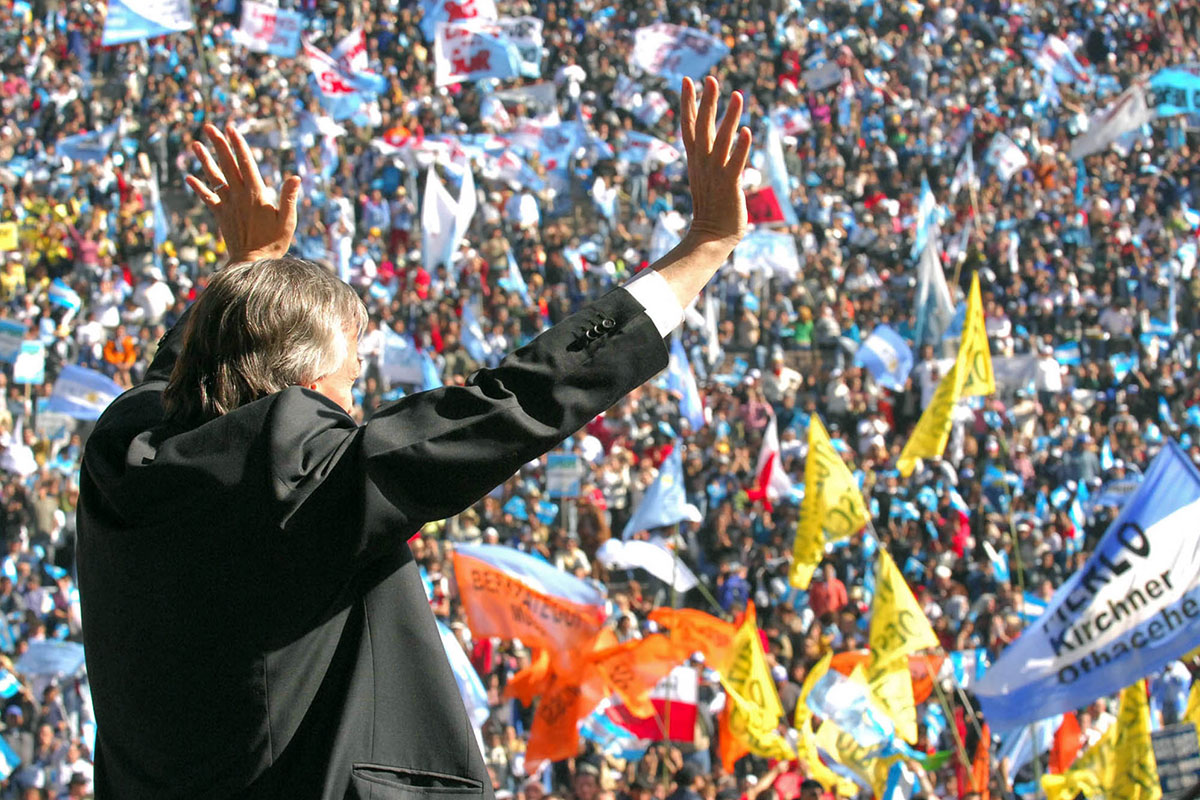 “salgan y den una demostración de conciencia popular. no se queden esperando un milagro. luchen, porque vienen por sus sueños y por el futuro de la patria.”