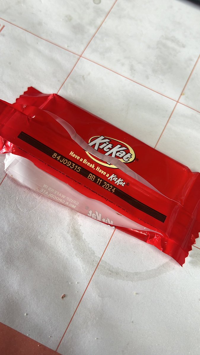 lipstick_kind's tweet photo. @KitKat_US https://t.co/POwBRs8DeD