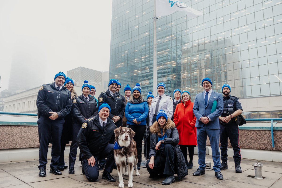 Today, in honour of #BellLetsTalkDay , we joined in raising a flag to demonstrate our commitment to supporting the efforts of <a href="/TorontoPolice/">Toronto Police</a> to protect the mental health of its membership, including reducing stigma around seeking help &amp; starting these essential conversations. 💙