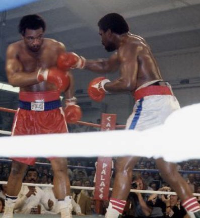 HarryHaris48861's tweet photo. January 24, 1976 - George Foreman vs. Ron Lyle from Caesars Palace in Las Vegas, Nevada, USA. One of the most exciting fights in boxing history, the 2 heavyweights both hurt each other throughout the fight, round 4 featuring multiple knockdowns. #GeorgeForeman #RonLyle #boxing https://t.co/18XsSHeSjK