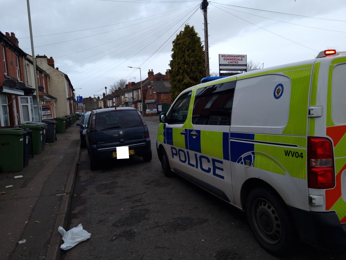 Officers were patrolling Heath Town in @WolvesPolice area. This car peaked our interests due to having defective break lights. Driver was stopped and had a provisional license and was not being supervised & no insurance. Vehicle seized and driver reported. #Seized #Reported