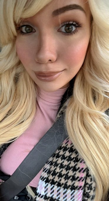 It&rsquo;s still cold https://t.co/s9zAFXfghf