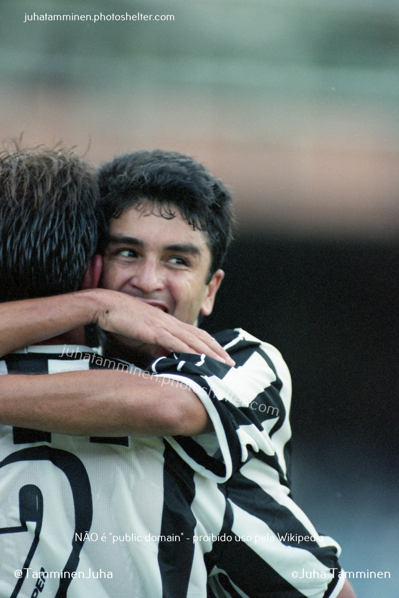 TamminenJuha's tweet photo. Faz 25 anos hoje no Maracanã, 24 de janeiro de 1999, Botafogo v Corinthians pelo Torneio RJ-SP #Botafogo #Corinthians #Bebeto #Valber @MuseuBFR @BotafogoRetro @bebeto7 https://t.co/N6q6dA1WXR