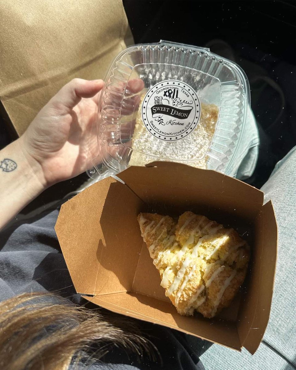 BookWormLoverx's tweet photo. Yummy! 😁 https://t.co/1YOQihfUT0