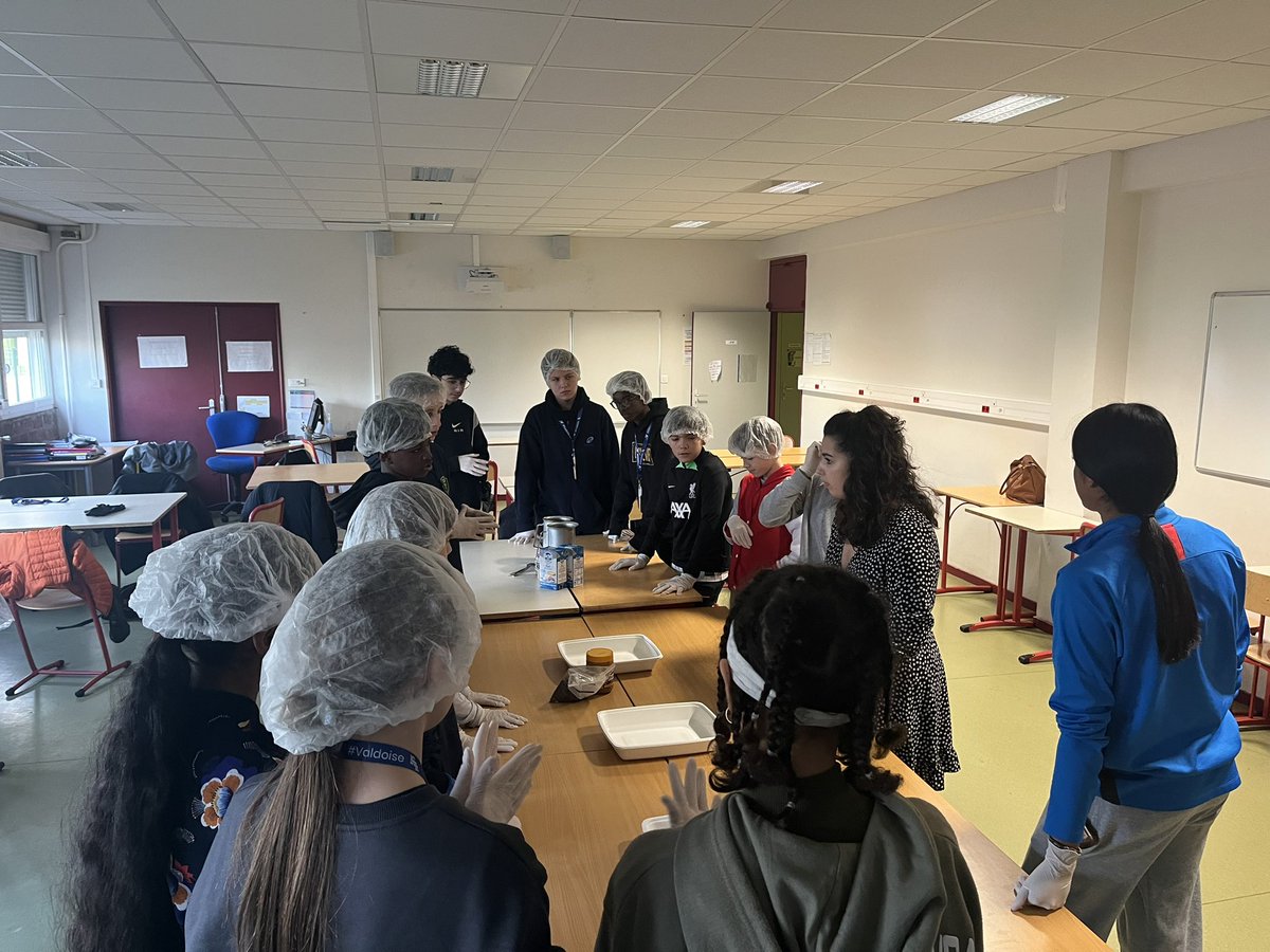 Département du Val d'Oise (@valdoise) on Twitter photo JOURNÉE INTERNATIONALE DU SPORT FÉMININ 🤼♀️
👉 Après-midi au collège Les Touleuses à Cergy, en présence de <a href="/VirTinland/">Virginie Tinland</a>
👉 Moment d’échanges avec l’ancienne joueuse du PSG <a href="/PrevostCandice/">Candice Prevost</a> après la diffusion du documentaire « Globe-trotter » réalisé par l’association JOURNÉE INTERNATIONALE DU SPORT FÉMININ 🤼♀️
👉 Après-midi au collège Les Touleuses à Cergy, en présence de <a href="/VirTinland/">Virginie Tinland</a>
👉 Moment d’échanges avec l’ancienne joueuse du PSG <a href="/PrevostCandice/">Candice Prevost</a> après la diffusion du documentaire « Globe-trotter » réalisé par l’association