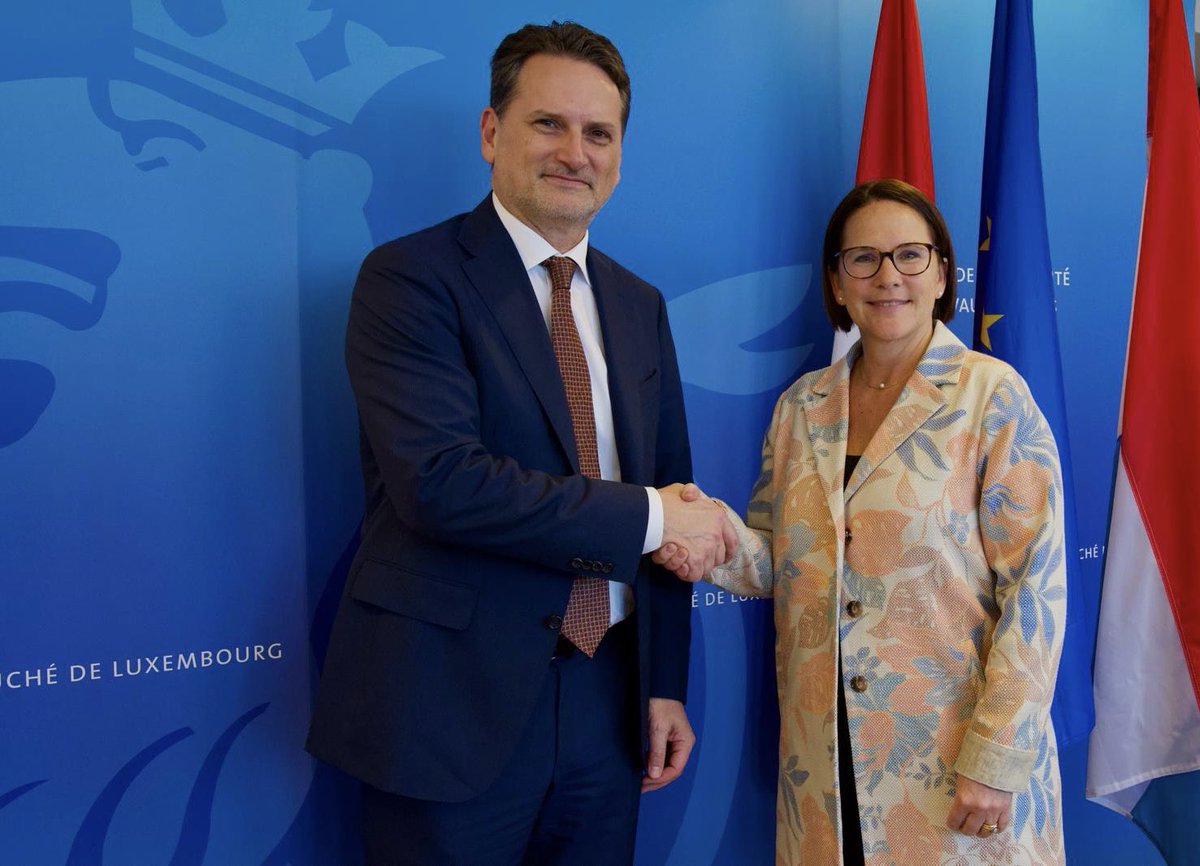 Happy to meet @PKraehenbuehl, SG @ICRC’s Assembly & next Director-General. 🇱🇺 supports ICRC‘s invaluable work to help the most vulnerable, e.g. by hosting the ICRC Delegation for Cyberspace & the #DigitHarium24 Symposium on Cybersecurity in 🇱🇺 with our @defense_lu #CyberRange