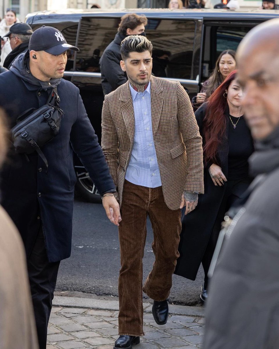 . <a href="/zaynmalik/">zayn</a> via GQ Germany 📸

#ZaynMalik,  <a href="/loewe/">Loewe</a>

#GQGermany #ParisFashionWeek #Loewe #PFW24
[📷 Getty Images]