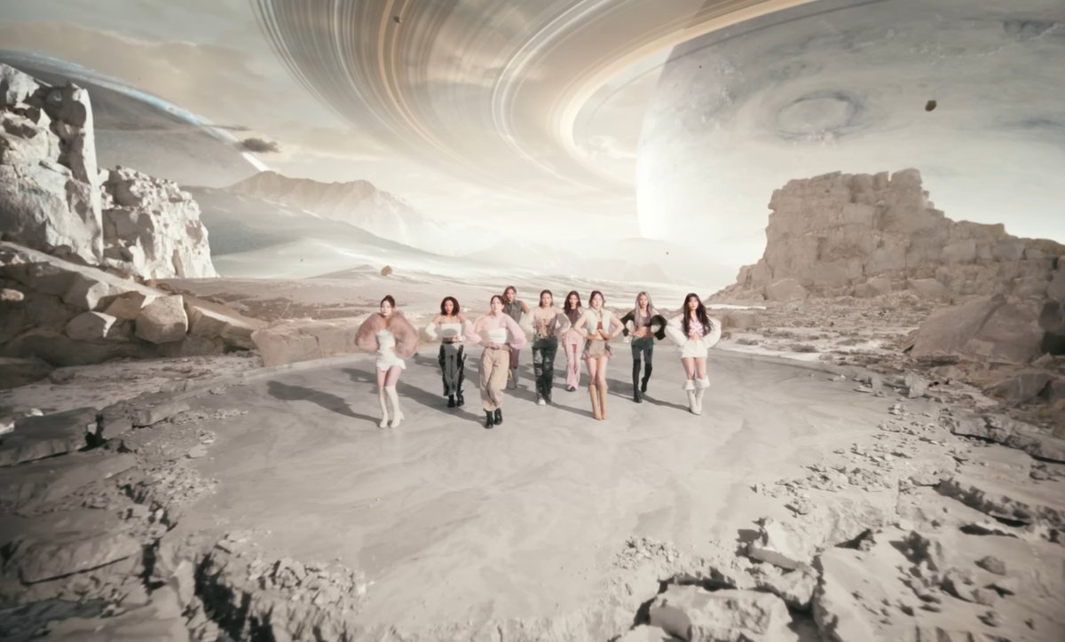 twice_mixx's tweet photo. Blinks think Jennie invented dancing with space in background😭

TWICE will ALWAYS be first😭 https://t.co/DfeFcDzR90