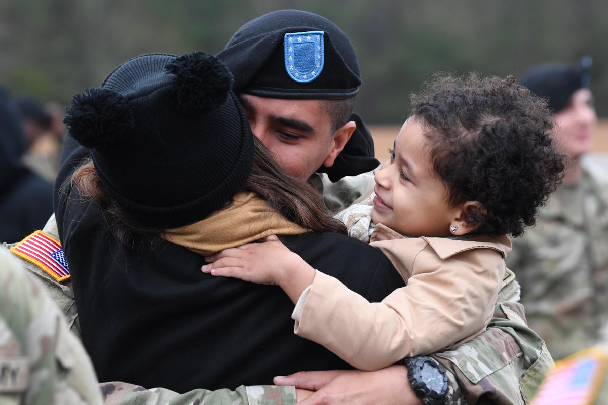 fortjackson's tweet image. #WednesdayWisdom 
Strive for continuous improvement, instead of perfection.
-Kim Collins

The 3rd Battalion, 34th Infantry Regiment Family day finally arrives as families race to embrace for the first time since the start of U.S. Army  #BasicCombatTraining. #VictoryStartsHere