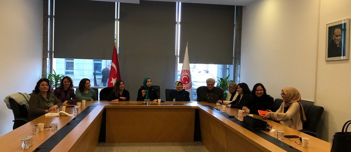 Ankara İl Kadın Başkanlığı olarak vekilimiz <a href="/elifesendeva/">Elif Esen</a> ziyaret edildi. Kendilerine nazik ev sahipliği için teşekkür ediyoruz 🙏🌺<a href="/elcinguloren_/">Elçin Gülören</a> <a href="/cankayayadeva/">DEVA Partisi Çankaya İlçe Başkanlığı</a> <a href="/devakadinda/">DEVA Kadında</a> <a href="/ankarakadinda/">DEVA Partisi Ankara İl Kadın Çalışmaları</a>