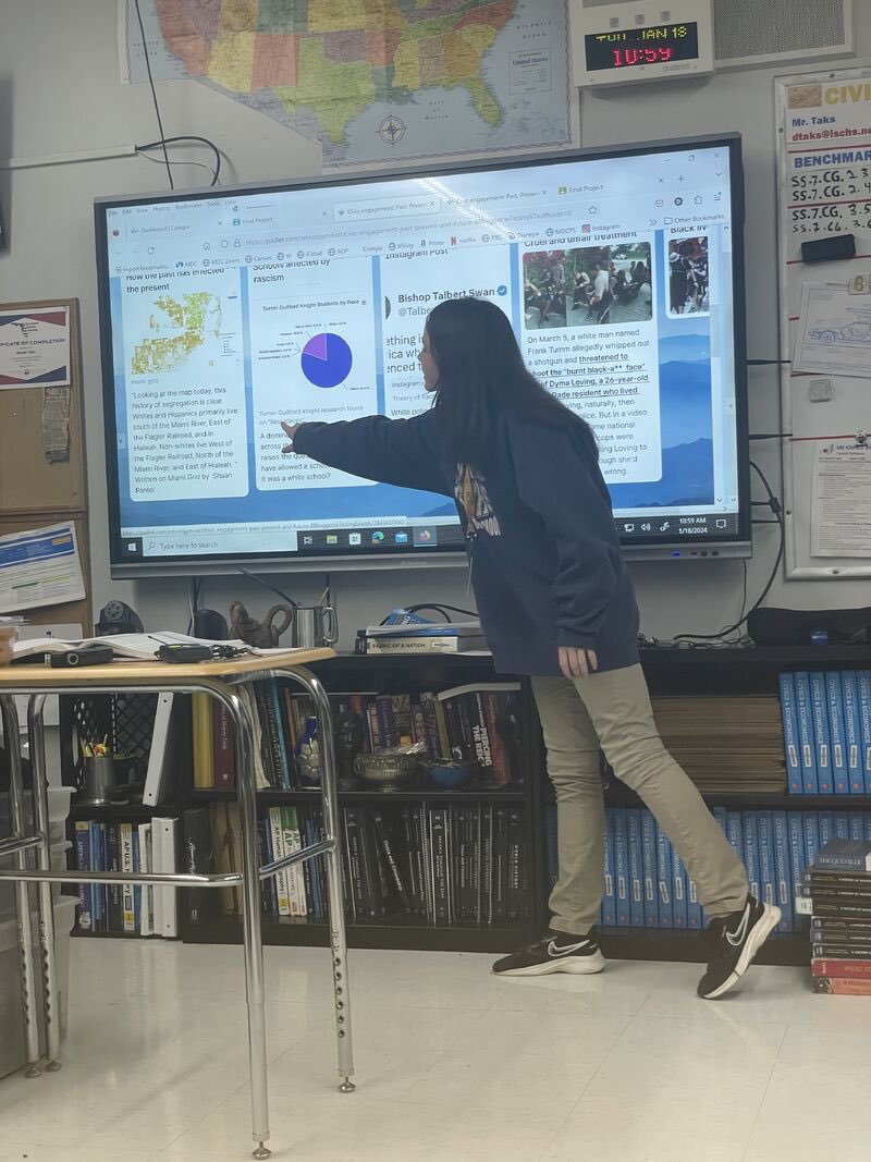 UM SEHD celebrates Intl. Education Day! 🎉 Dr. Jennifer Kahn & team showcase impactful 'Stories from Little Havana' funded by UM SEHD EPIC grant. 7th-grade civics class explores civic issues through digital storytelling. Kudos to future leaders! #EducationForChange #UMResearch