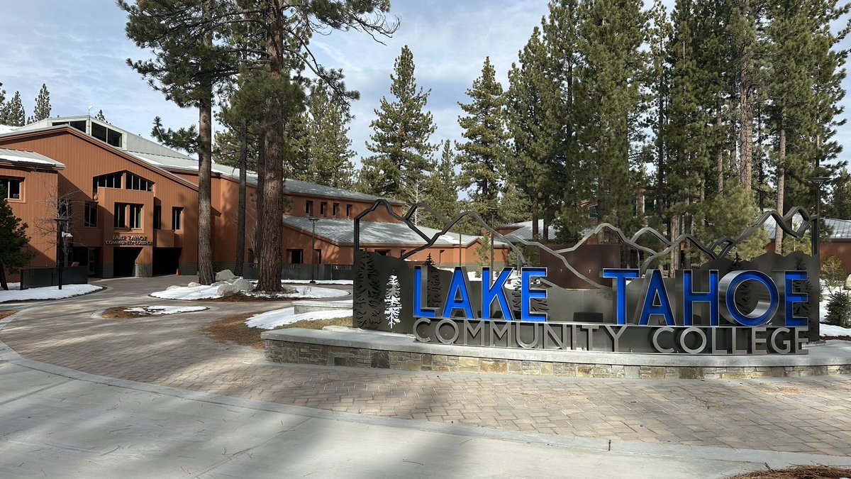 New Year, New Beginnings @LakeTahoeCC! ✨ 🔹 Our entryway now boasts heated pavers & a monument sign that's now the go-to spot for campus photos 📸 🔹 Student Services now has a modern look & one-stop access to support services Check out #LTCC’s new spaces 👀