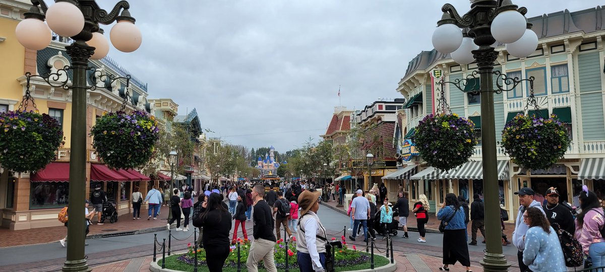 Disneyfan9523's tweet photo. I'm Here At Disneyland Park Getting Ready To Have A Magical Day At Both Disneyland And Disney California Adventure Park. #Disneyland #DisneyCaliforniaAdventure #Disney #Disney100 #Disney100YearsOfWonder #WaltDisney #MickeyMouse #WaltDisneyCompany #D23 #MagicKey #ShareTheWonder https://t.co/CbUYxu800K