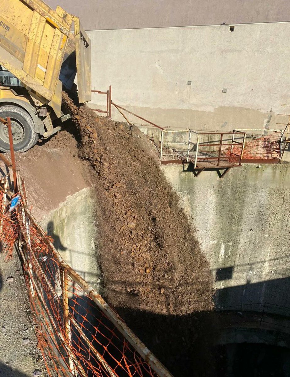 Yahu siz Ak Parti'nin başlattığı metro istasyonlarına beton döküp kapatmış bir yönetimsiniz, 
CHP İstanbul'a ne verebilir ki?

📍Sancaktepe-Yenidoğan Metro Hattı 2020