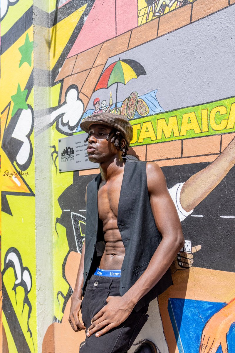 Dream big, achieve bigger. Let your photos tell the tale of your journey to success💪🏾⭐️

Model: @shanemorris876 

Photographer: @shallamark_photography 

#shanemorris876 #malemodel #jamaicanmodel #aplhamale #fashionmodel #action #photography #focusmindset #dancehallstyle #body