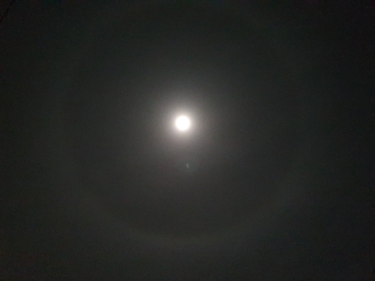 Full moon, full halo. Must be something big about to happen @fairways