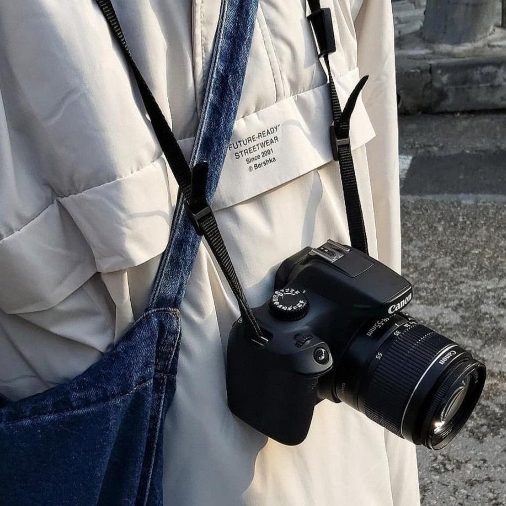 jilixmiau's tweet photo. mini Au minlix | Inspirsdo
Flx pierde la emoción en la fotografía
 “¿Debería intentar algo más?” 
y decide ir a un centro comercial y buscar algo que lo “cautive”.

Mnh ve como un chico le toma una foto y sale corriendo pero es el mismo que lo miraba atentamente mientras bailaba. https://t.co/fXpyJeoJfe