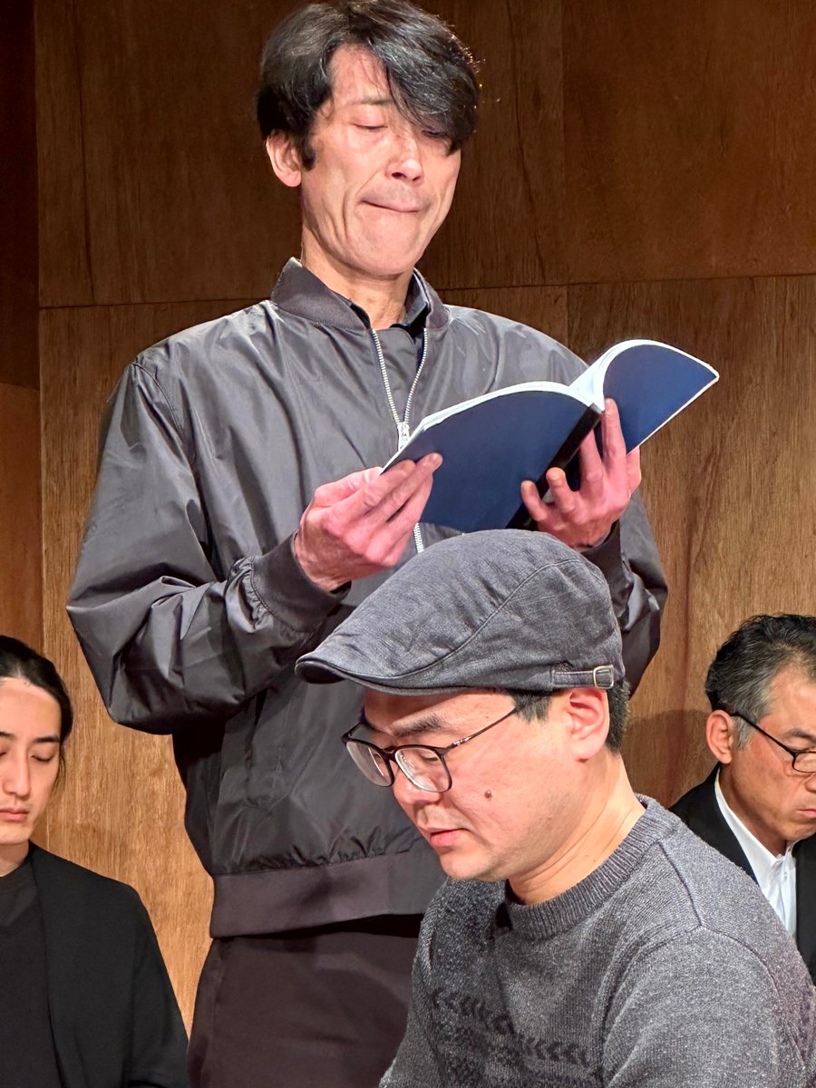 3uw6zk's tweet photo. #玄海灘 「#劇読み!2024」の公演から。京城へ戻った青年、#辻本健太 ソ・ギョンテと関わる日本人2人。
写真左。#村上航 仕事熱心な佐藤巡査
写真右。#中嶌聡 元レヴューの構成作家、古屋立吉
1/27(土)渋谷 #spaceEDGE で追加公演→https://t.co/XC5N9fJdN2
チケット予約→https://t.co/YoWpPvCSnE https://t.co/r6YC8iEHK5