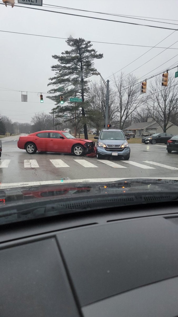 martygregwah's tweet photo. @WIBCTraffic Crash at 71st and Hague. https://t.co/r8xDiKghEj
