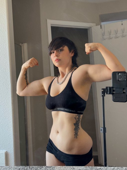 Ladies. https://t.co/GuUAw6gRlQ