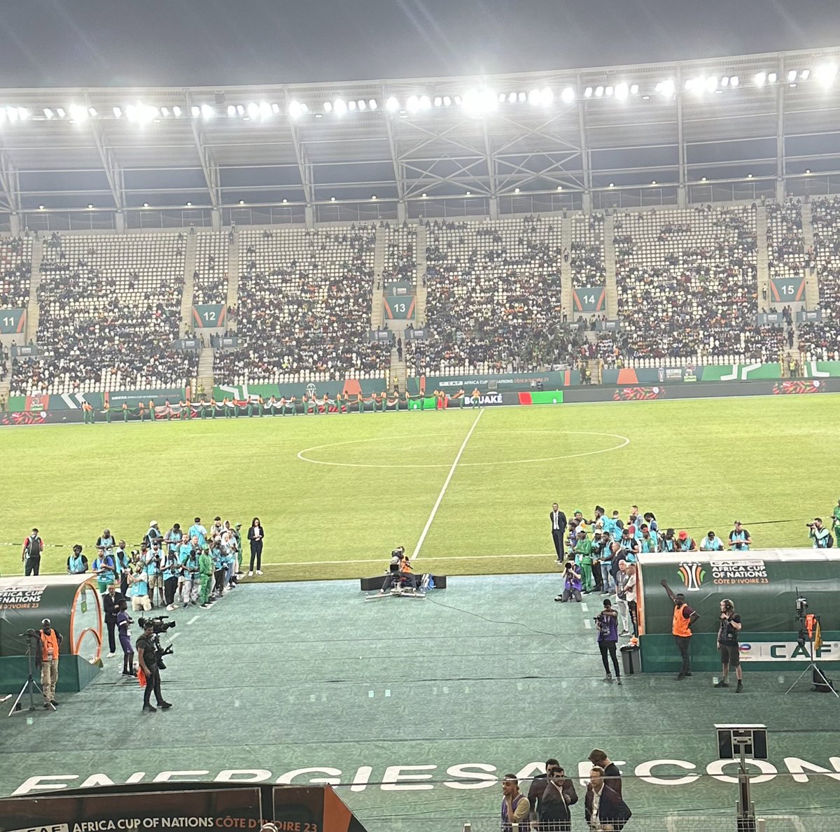 AYahya_ffrim's tweet photo. Une victoire historique qui nous propulse au prochain tour grâce au travail acharné du staff et des joueurs! 🇲🇷💪 Merci à tous pour votre incroyable soutien! L’aventure continue #Ensemble #TotalEnergiesAFCON2023 https://t.co/0Of5JaJP77