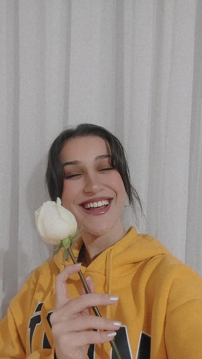 Dünya iltifatlar Gününde çiçeğe çiçek alayım dedim yavruma gerekeni yaptım. 🌸💙💙