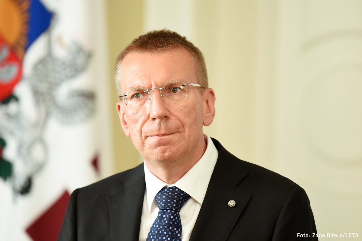 Valsts prezidents <a href="/edgarsrinkevics/">Edgars Rinkēvičs</a> atbalsta vienpusēju Latvijas lēmumu aizliegt valstī Krievijas graudu importu, nesagaidot kopīgu Eiropas Savienības lēmumu, informē prezidenta padomnieks Mārtiņš Drēģeris.