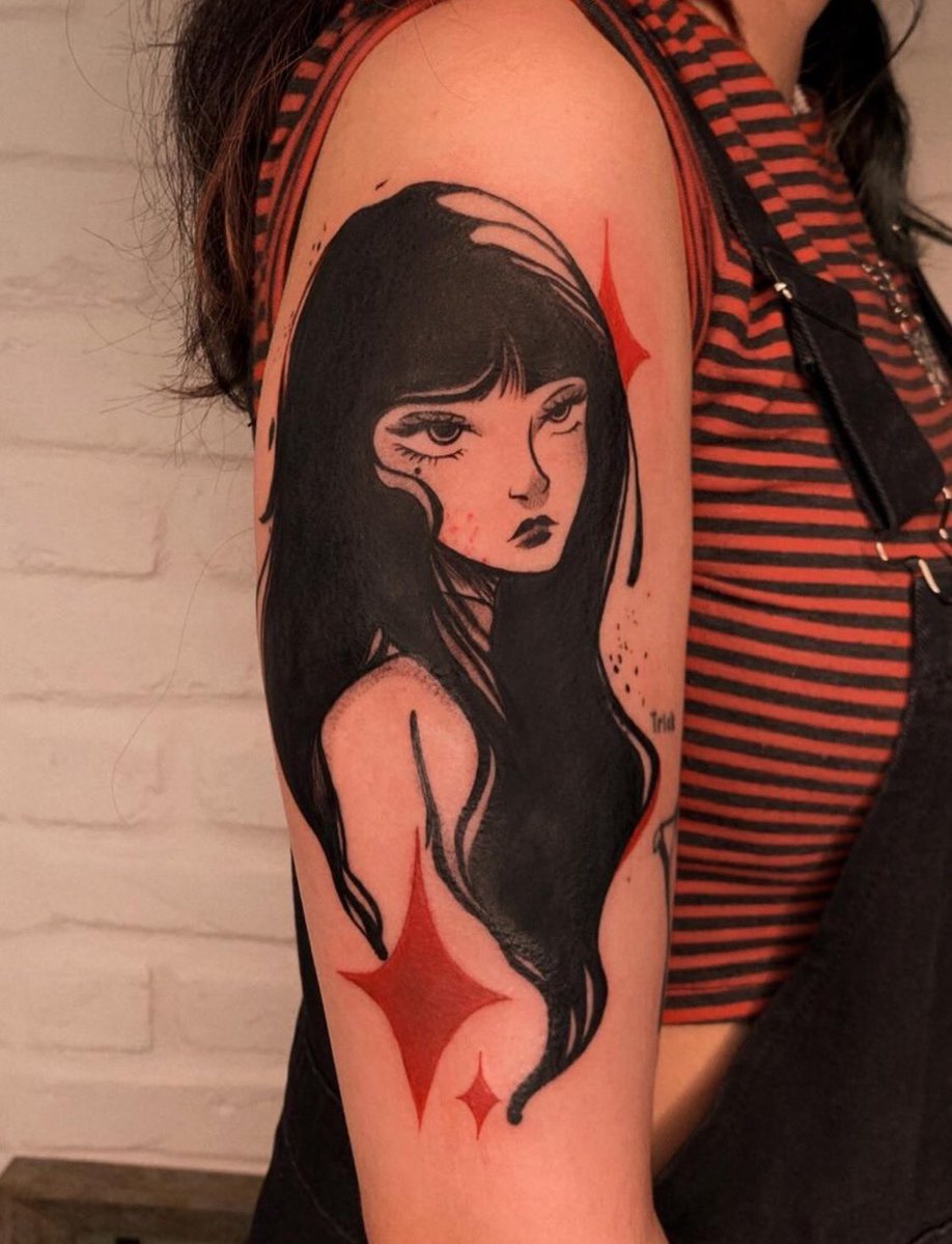 maluttov's tweet image. Eu tenho 22, me mudei sozinha pra sp e tatuo artes autorais na pele das pessoas, e aí bó tatuar?